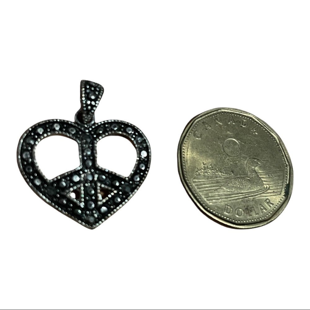3/$15 Peace sign ☮️ pendant